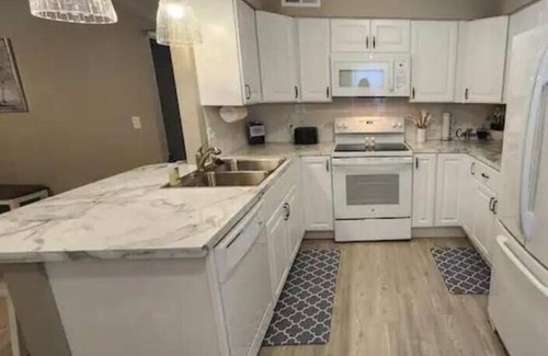 Council Bluffs Casa | Quiet country setting in town.