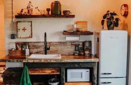 Twin Falls Casa | The Artdoorsy UnCommons - SPA & Fireside
