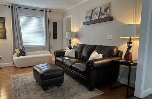 Saratoga Springs Casa | The Gray Horse. Cozy and inviting home in the center of everything Saratoga!