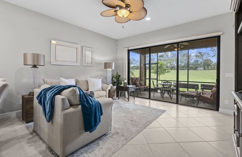 Arborwood Villa | Beautiful Villa 2 Bed 2 Bath and Den in the resort community of Marina Bay