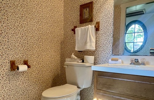Steinhatchee Cabaña | Orange Blossom Cottage with Creekside Gazebo!