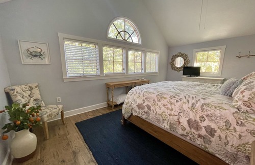 Steinhatchee Cabaña | Orange Blossom Cottage with Creekside Gazebo!
