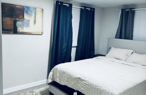 Muncie Casa | Cozy home with easy access to Ball State, IU Memorial, and all local attractions