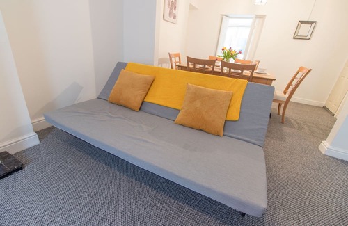 Newbridge Casa | Thorne House - 2 Bedroom Apartment