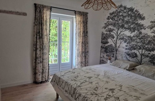 Ceyzerieu Casa | Maison Bohème Avec Bain Nordique. Vélo et Table de Ping-pong. Animaux Bienvenus