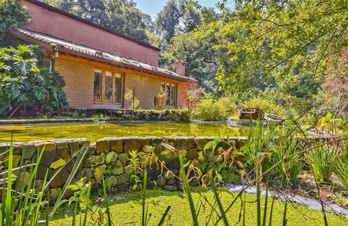 Valle de Bravo Casa | Unique Home, 20-acre Ranch, Private Lake, Outdoor BBQ, Pizza Oven & Dining Table