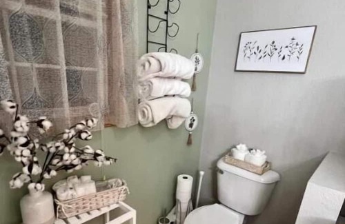 Velva Casa | Secluded Midwestern Getaway
