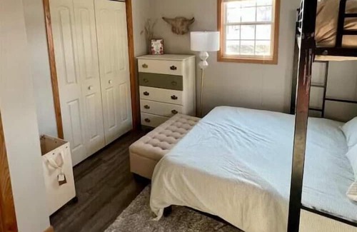 Velva Casa | Secluded Midwestern Getaway