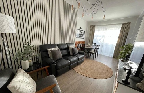 Hayfield Casa | Pass the Keys | The Cabin Stylish and Elegant for 4 and Furry Friends