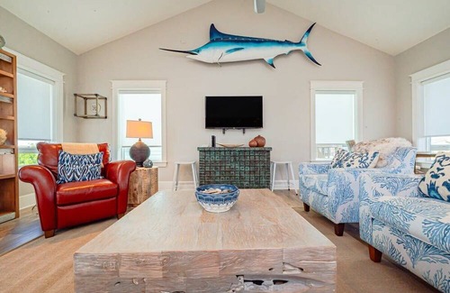 City-by-the Sea Casa | Driftwood Dream Summa