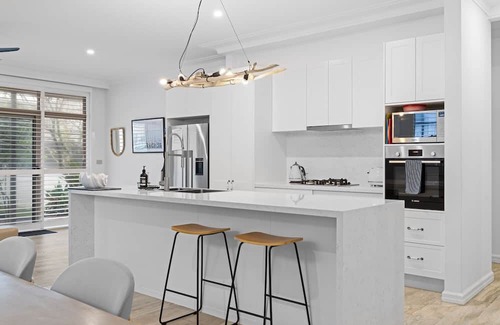Blue Bay Apartamento | Blissful Beachfront Pad - Pet Friendly / Direct Beach Access