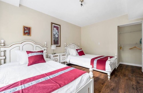 Pitt Meadows Casa | Spacious 6 Bedroom House in Pitt Meadows