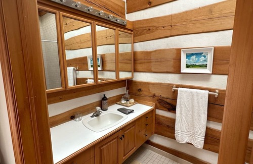 Innisfil Cabaña | Architectural Log House on Lake Simcoe!