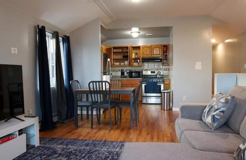 Canarsie Apartamento | Welcome to our beautiful 3 beds 2 baths home you will enjoy a nice relaxing stay