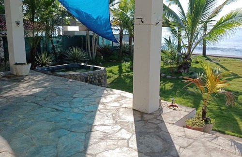 Bouvet Island Casa | STUNNING BEACH FRONT VACATION
