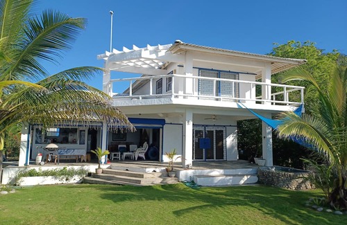 Bouvet Island Casa | STUNNING BEACH FRONT VACATION
