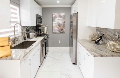 Carol City Casa | Safe Luxx Touch AirB&B w/many amenities to meet your travel needs!