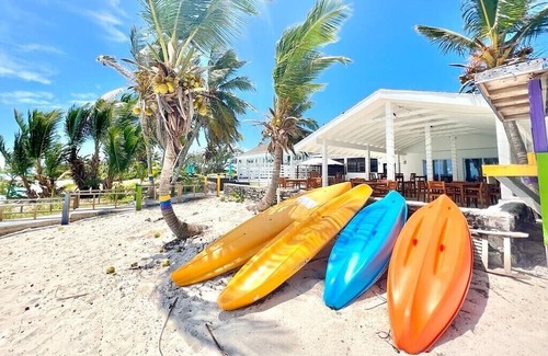 Farmer's Hill Apartamento | Exuma Palms Resort located at Three Sisters Beach on Exuma, The Bahamas