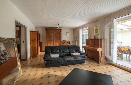 Le Val-David Casa | Cozy and familiar vacation home with two terraces and fenced garden.