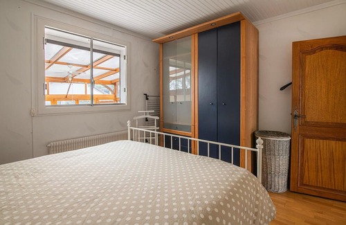 Le Val-David Casa | Cozy and familiar vacation home with two terraces and fenced garden.