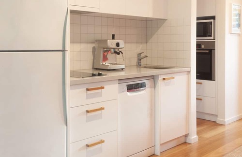 South Golden Beach Apartamento | Stroll 500 metres from apartment to surf beach