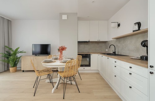 Jezyce Apartamento | Elegant Apartment in Poznan by Renters