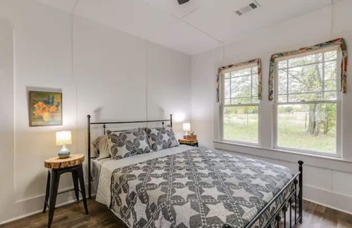 Pottsboro Casa | Cozy Comfort: Your Adorable Home Away from Home