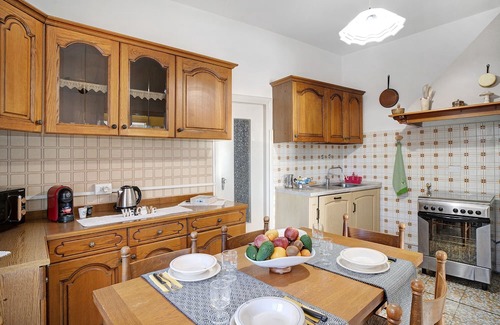Sanremo Apartamento | Apartment "Casa Illiade" with Sea View, Private Terrace & Wi-Fi