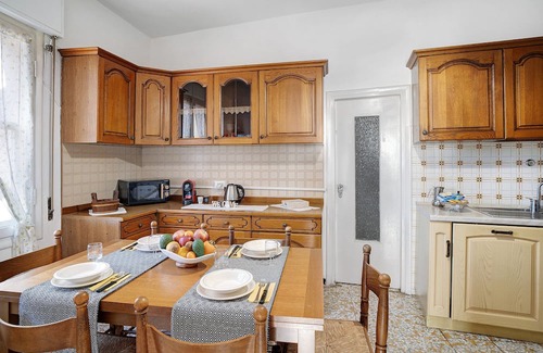 Sanremo Apartamento | Apartment "Casa Illiade" with Sea View, Private Terrace & Wi-Fi