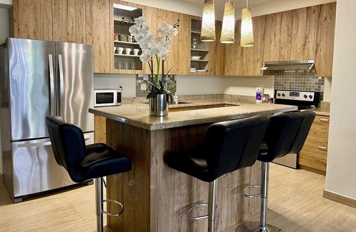 Tumon Apartamento | Luxury 3BD/2BA Condo - Unit 206 Tumon Isa
