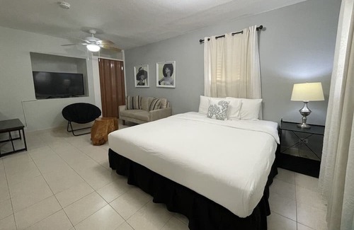 Tamuning Apartamento | Beachfront Studio - Unit 207 Ocean Villa
