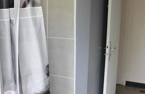 Tain-l'Hermitage Apartamento | Homerez - Nice appartement for 5 ppl. with balcony at Tain-l'Hermitage