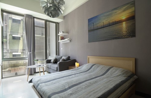 Xinyi Condominio | 1.5 Min Walk to City Hall MRT Cinema Experience