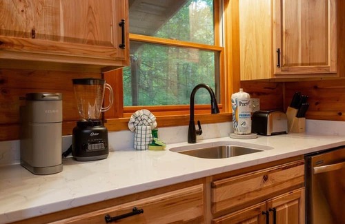 Gatlinburg - Pigeon Forge Cabina | Stylish Cabin Near Pigeon Forge