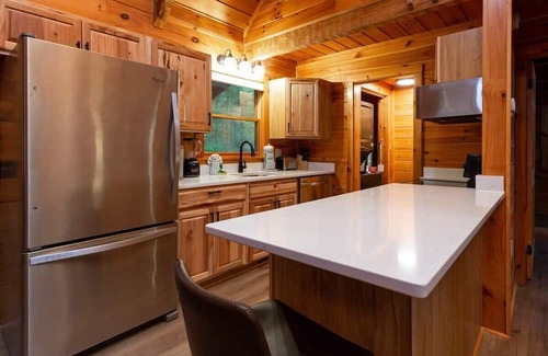 Gatlinburg - Pigeon Forge Cabina | Stylish Cabin Near Pigeon Forge