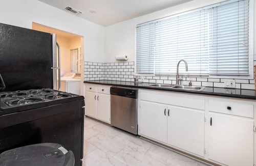 Beverly Hills Casa | Glamorous West Hollywood Gem