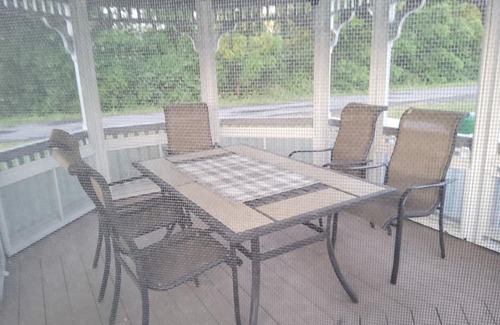 Laurelton Casa | White house walking distance to Penn's Creek and Bald Eagle State Forest.