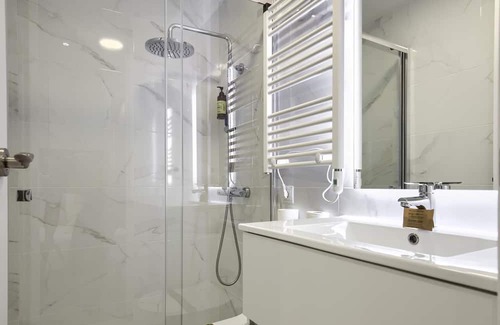 Malasaña Apartamento | Charming Plaza del Dos de Mayo - Totally renewed