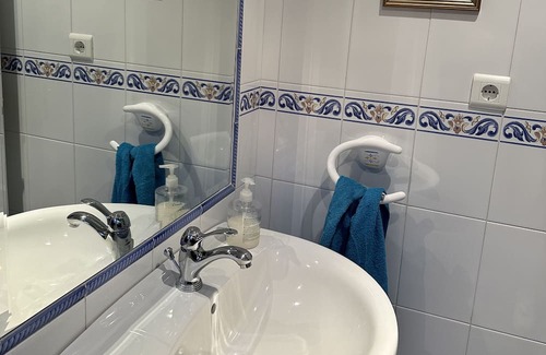 San Pedro de Alcántara Casa | San Pedro Alcantara ( Townhouse ) 4 Bedrooms, shared pool. 2 car parking