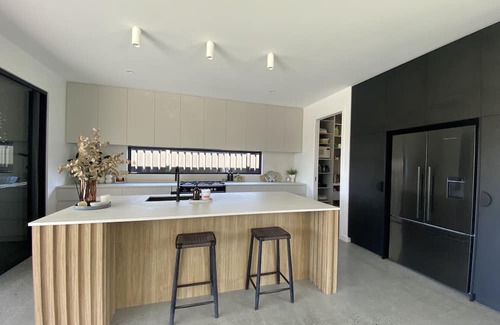 Tweed Heads West Casa | 'The Lone Palm' - Home in Tweed Heads West