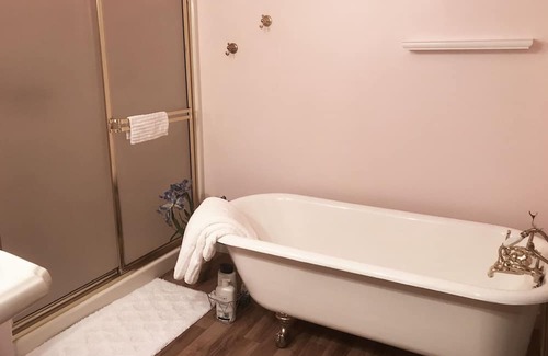 Kettle Falls Casa | River/Mountain View House Mother in law Suite #4