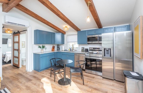 Elkton Casa | Riverfront with 2 homes featuring 7 bedrooms Outdoor Pavilion 2 Hot Tubs Fire Pit and Pool