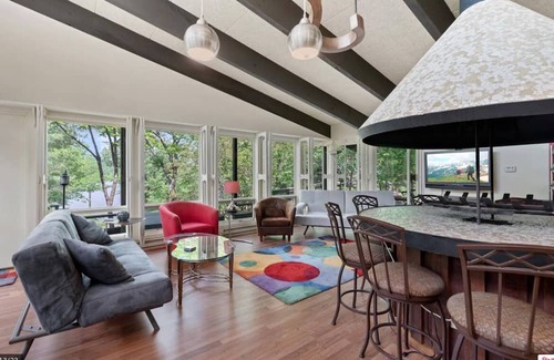 Almelund Casa | River and Rock Views! St Croix Falls Funky Mid-Century Charm. Pet Friendly.
