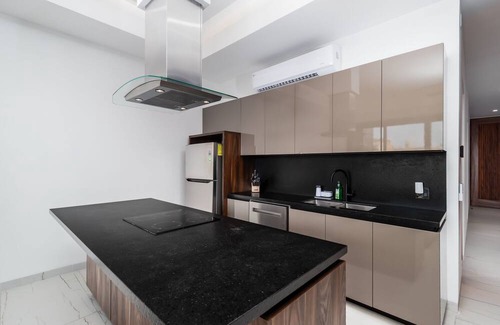 Emiliano Zapata Apartamento | Brand New! 1 Bed 2 Bathroom Condo at Stunning Madero 320