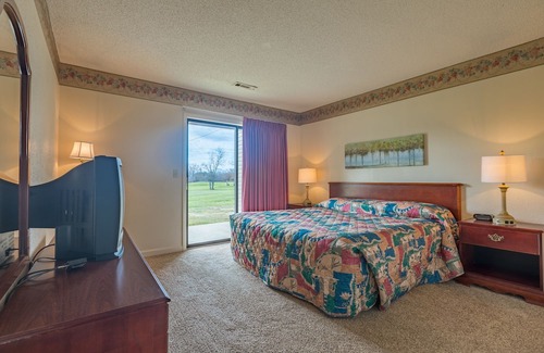 Lake Tansi Condominio | Crown Resorts Lake Tansi West 2 Bedroom, 2 Bathroom Condo w/ 1 King, 2 Full Beds