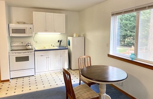 Port Townsend Apartamento | Monthly Rental - Enjoy Port Townsend beaches and miles of wooded trails