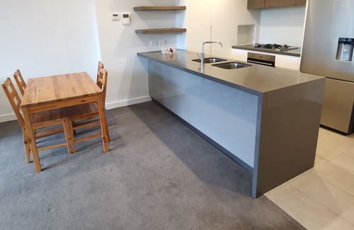 Waterloo Apartamento | Fully Furnished 2B2B, all room Large Sunny, Next to station, One stop to city