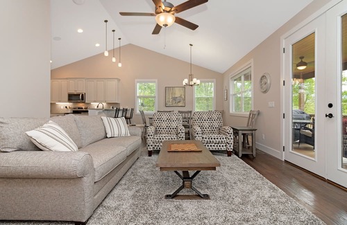 Bear Lake Reserve Complejo | Sparkleview! A lovely home with stunning lake view in a private resort community