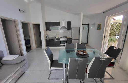 Bogomolje Apartamento | Apartment Hidden gem - beachfront: A3 Vedrana (4+2) - Bogomolje, Island Hvar, Croatia