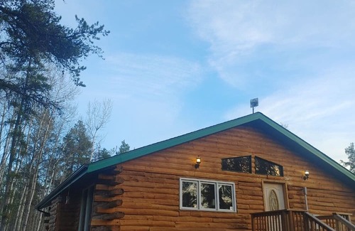 Manitoba Cabina | Cottage w/firepit, hot tub , next to ATV trails